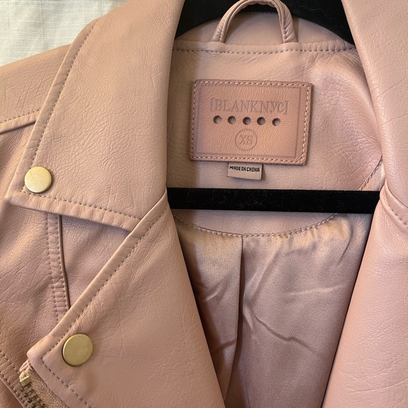 NEW! BLANK NYC Light pink VEGAN leather moto jacket - Picture 3 of 4